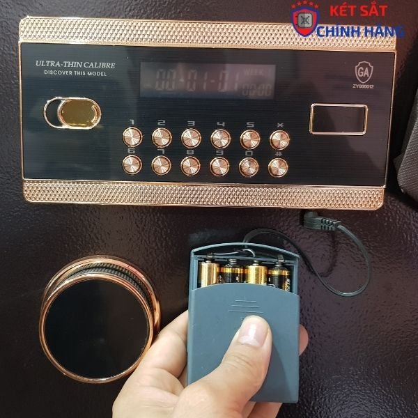 Ảnh minh họa Két sắt hết pin phải làm sao - Hình 5