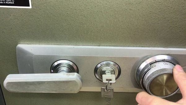 Ảnh minh họa Thợ mở khóa két sắt quận 4 - Hình 1 Ảnh minh họa Thợ mở khóa két sắt quận 4 - Hình 1