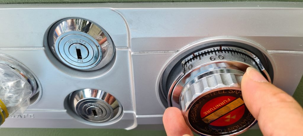 Ảnh minh họa Thợ mở khóa két sắt quận 4 - Hình 4 Ảnh minh họa Thợ mở khóa két sắt quận 4 - Hình 4