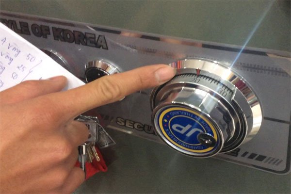 Ảnh minh họa Thợ mở khóa két sắt quận 5 - Hình 2 Ảnh minh họa Thợ mở khóa két sắt quận 5 - Hình 2