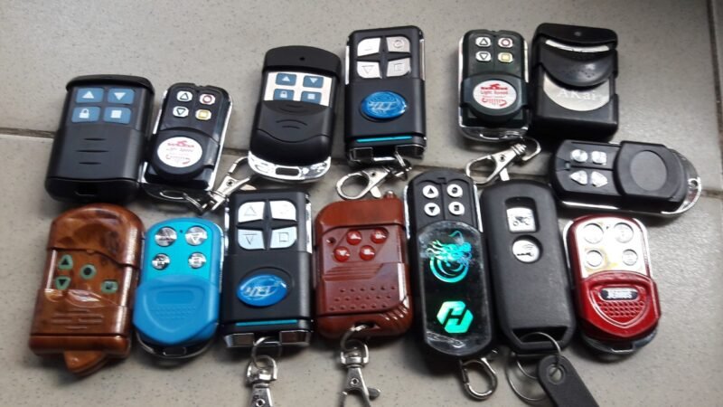 Ảnh minh họa Làm remote cửa cuốn giá bao nhiêu - Hình 1