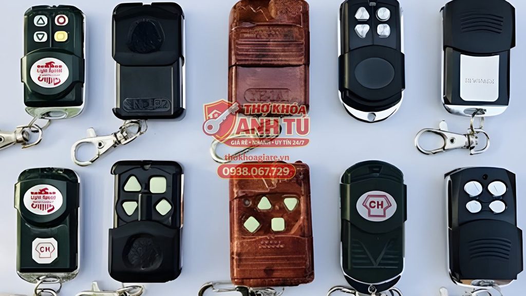 Các loại phôi remote cửa cuốn thợ mang theo khi đi làm