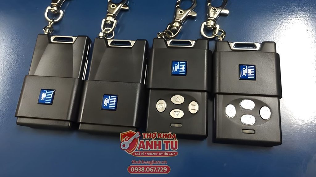 Thợ làm remote cửa cuốn Austdoor ngay tại nhà khách